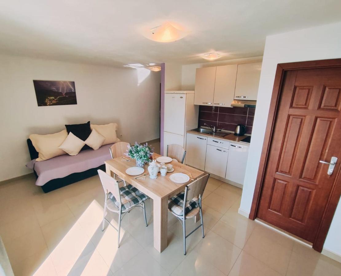 Apartmani Nada Mustapic Brela Exteriér fotografie