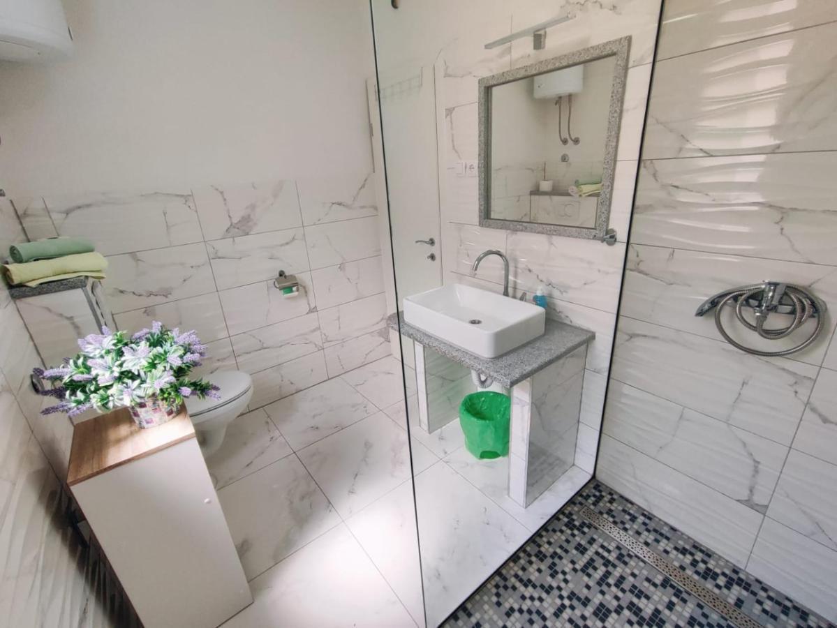 Apartmani Nada Mustapic Brela Exteriér fotografie